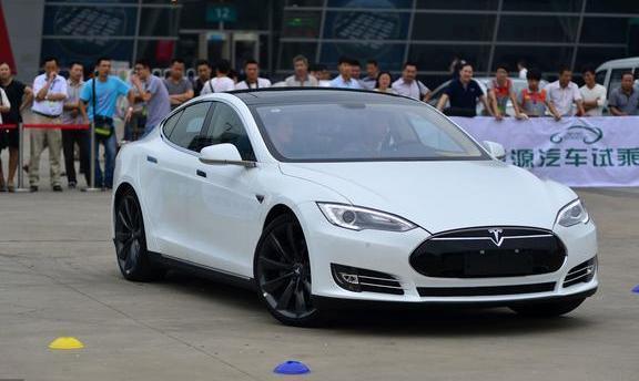 老年代步車與新能源汽車到底有什么區(qū)別？