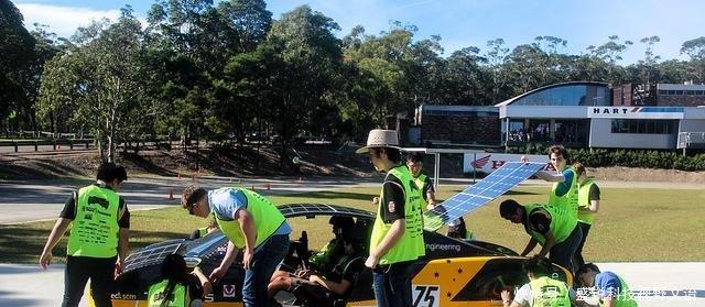 采用3D打印制造的太陽能電動(dòng)車，時(shí)速60公里，可以無限續(xù)航